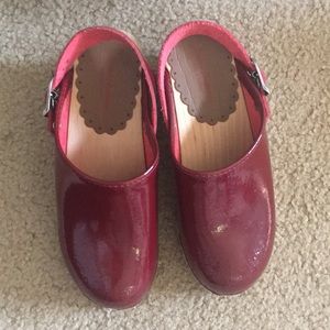 Hanna andersson girls clogs size 29 (us12)
